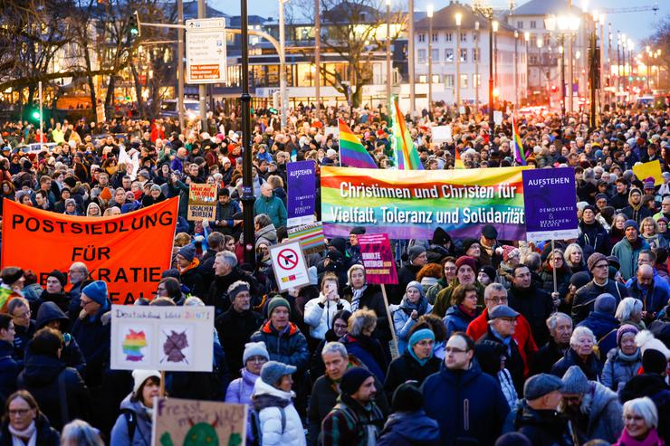 Du betrachtest gerade Quartier: DANKE für Eure Solidarität! // Finanzamt-Schreiben wegen unserer Demokratie & Vielfalt-Aktionen